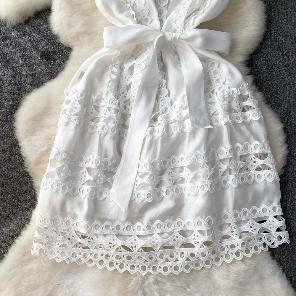 Summer 2024 French Style Vintage Court Style Elegant Stand-up Collar Cinched Slim Looking Sleeveless A- line Cut Out Embroider Dress