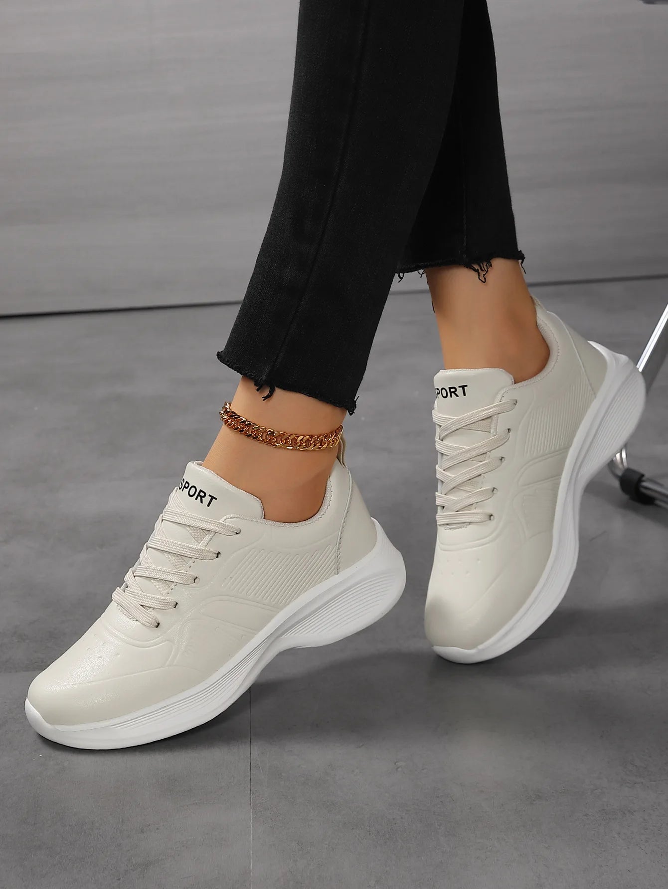 Casual Non-Slip PU Soft Light Breathable Sneakers Flats Platform White Black Women Sneakers Ladies Trainers