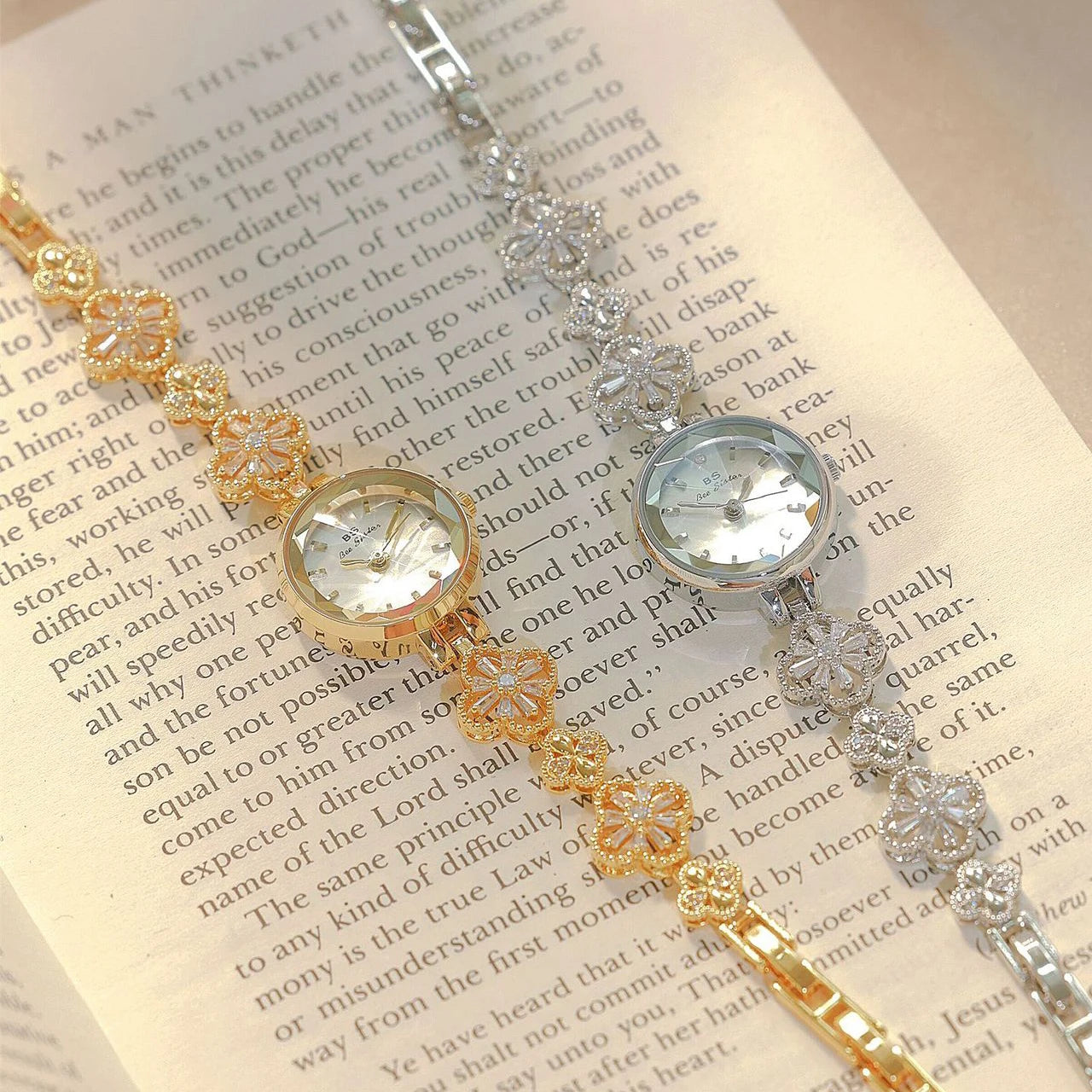 New Luxury Ladies Watch Gold Silver Small Bracelet Quartz Wristwatches Woman Wristwatch Gift