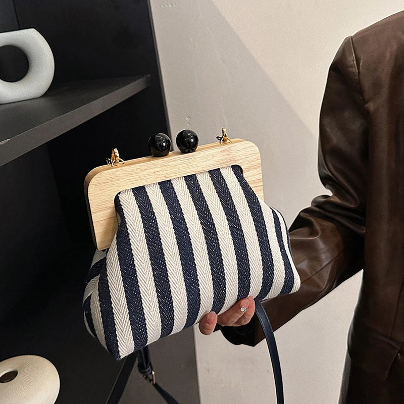 Retro Striped Wooden Clip Shell Bags for Women Messenger Bag Black and white