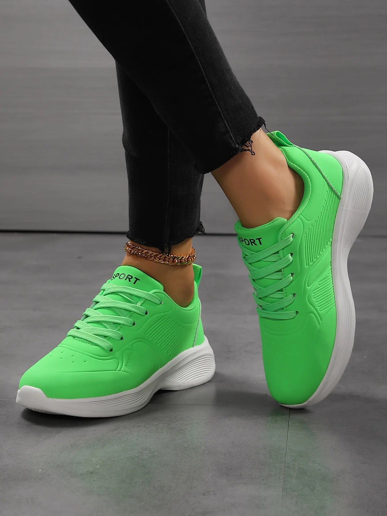 Casual Non-Slip PU Soft Light Breathable Sneakers Flats Platform White Black Women Sneakers Ladies Trainers