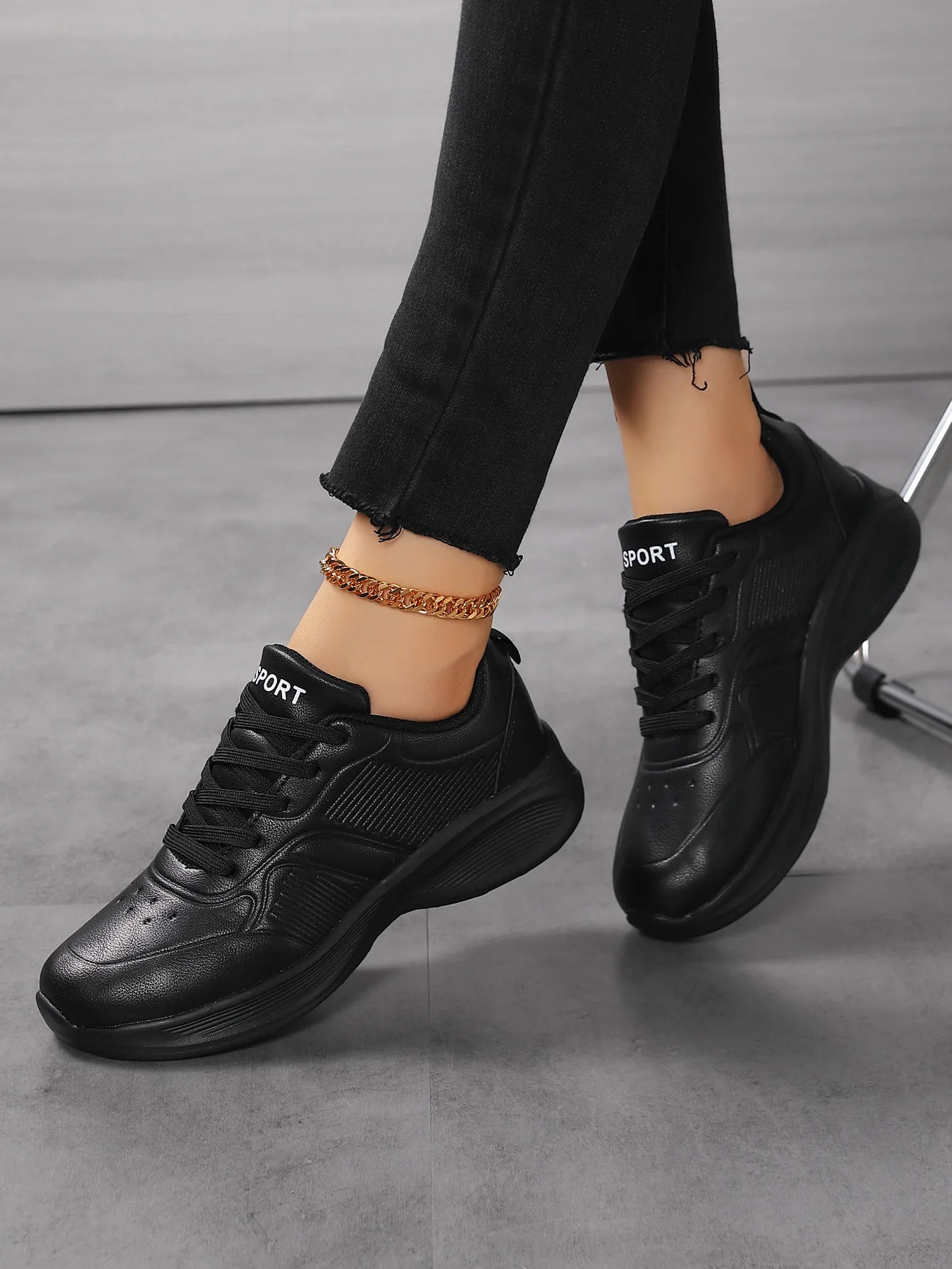 Casual Non-Slip PU Soft Light Breathable Sneakers Flats Platform White Black Women Sneakers Ladies Trainers