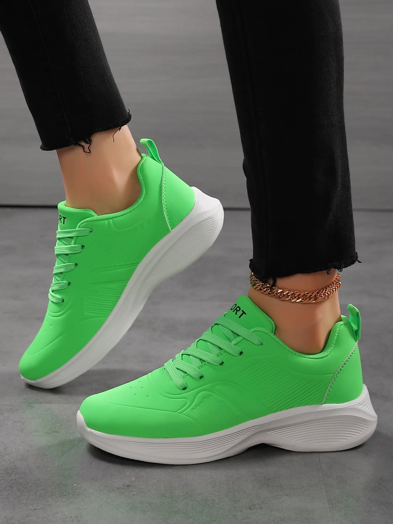 Casual Non-Slip PU Soft Light Breathable Sneakers Flats Platform White Black Women Sneakers Ladies Trainers
