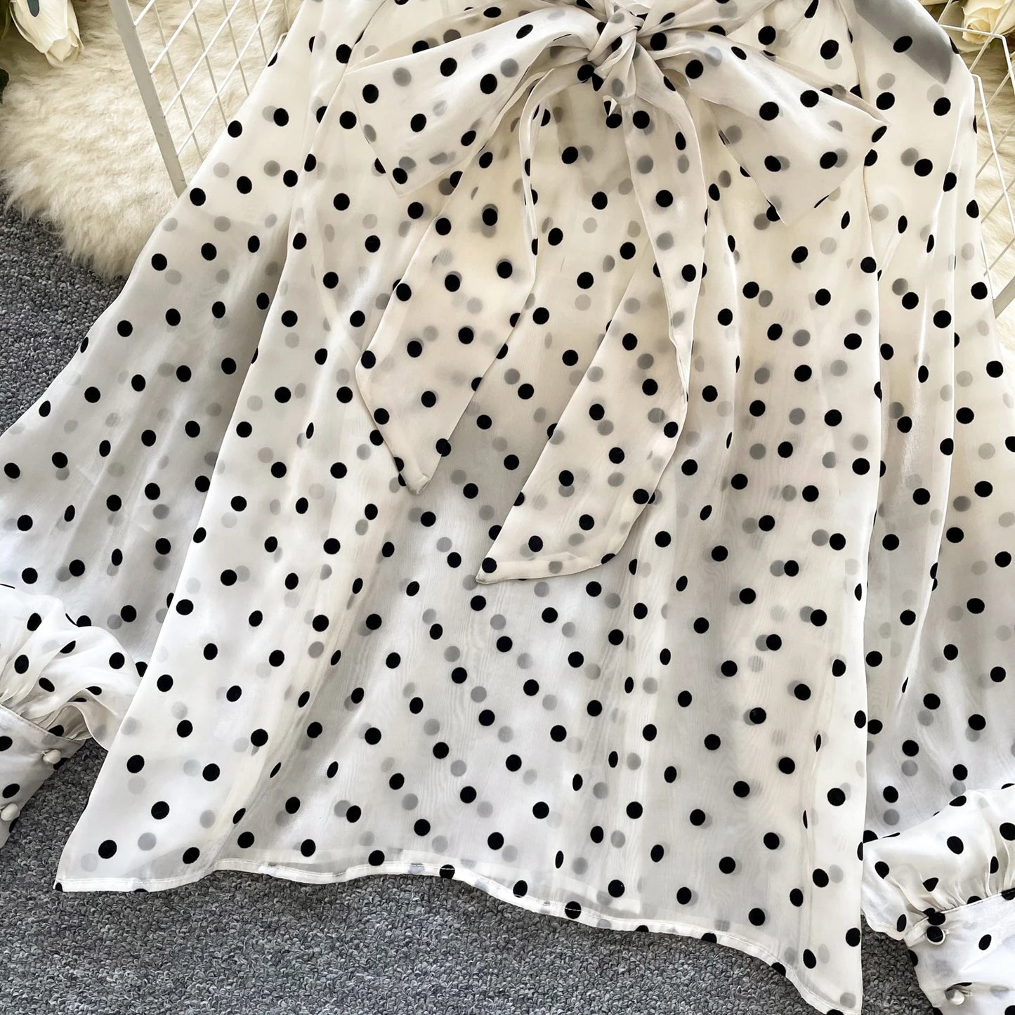 Vintage Polka Dot Tops Puff Sleeve Bow Lace Up Design Blouse