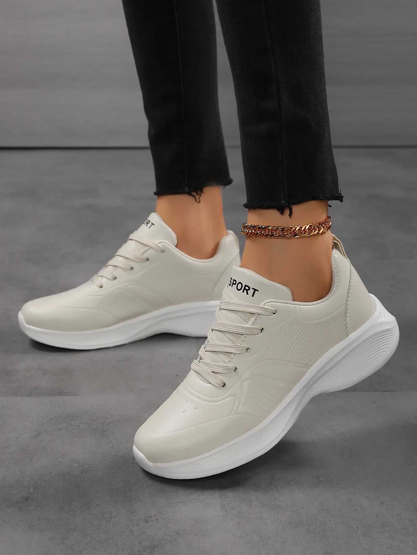 Casual Non-Slip PU Soft Light Breathable Sneakers Flats Platform White Black Women Sneakers Ladies Trainers