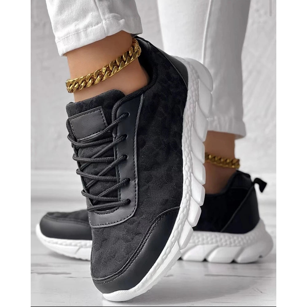Women Star Pattern Lace-up Breathable Sneakers Daily Casual Round Toe White Sports Shoes Running Shoes