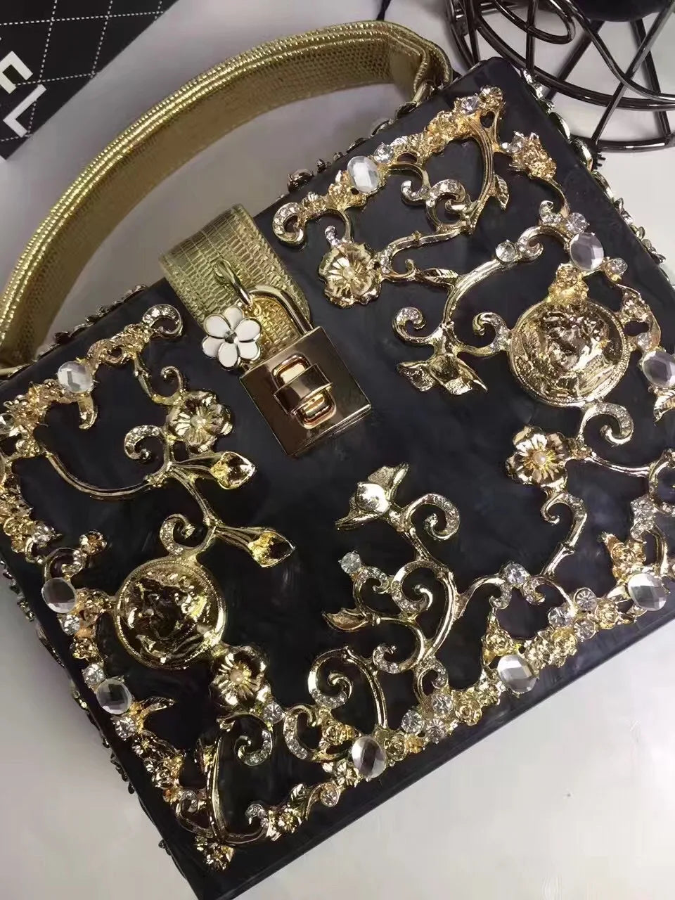 High-Grade Crystal Evening Bag Female New Hollow Out Metal Carved Flower Diamond Handbag