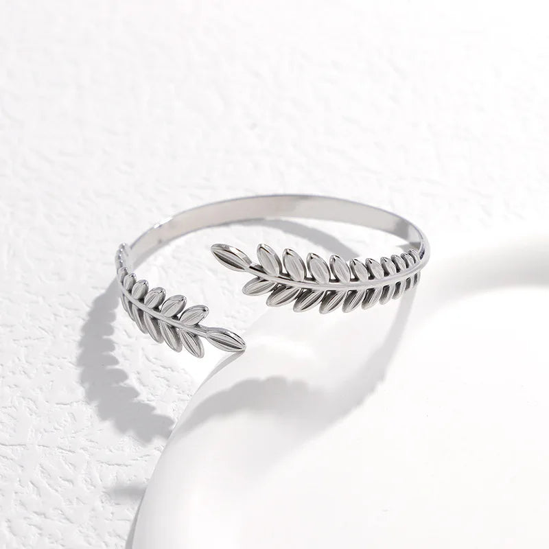 Round Chain Charms Cuff Bracelet For Women