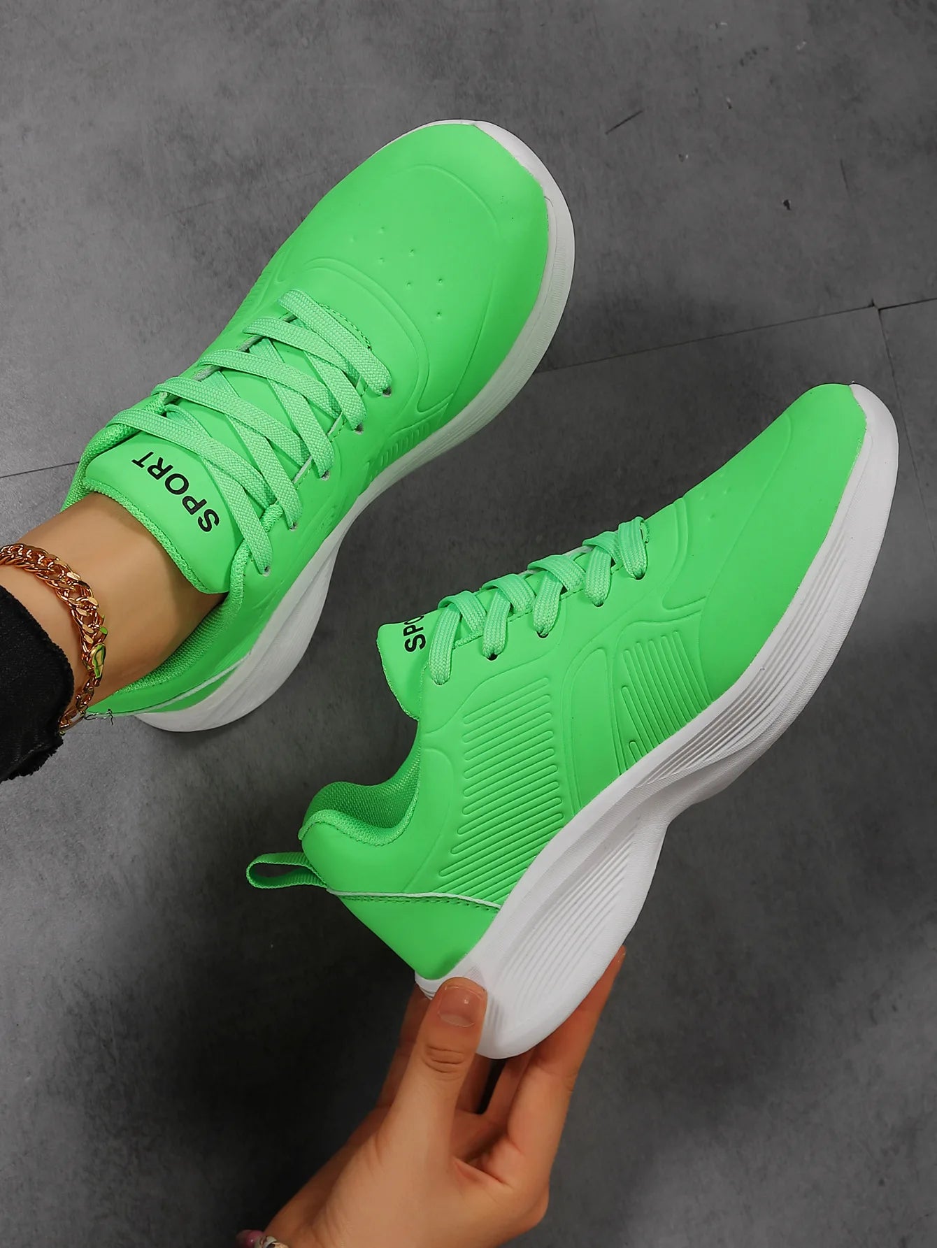 Casual Non-Slip PU Soft Light Breathable Sneakers Flats Platform White Black Women Sneakers Ladies Trainers