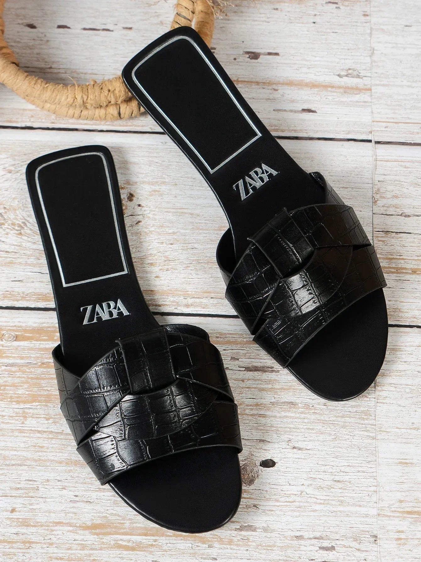 Flat Sandals Low Heel Comfortable Slippers Sexy Peep Toe Shoes Luxurious Outdoor Beach Sandals