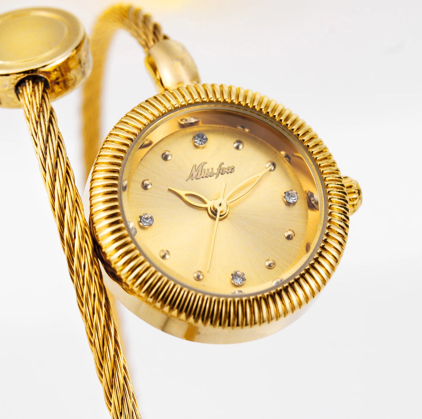 Mini Gold Watches For Women Causal Fashion Open Band Small Watch Power By Battery Ladies Wristwatches