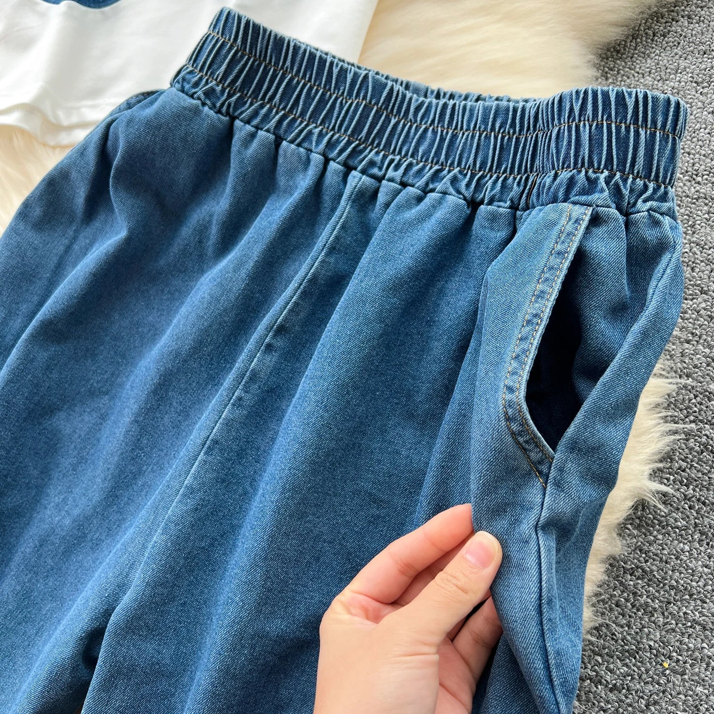 Women Denim pant sets Design Matching Color Short-sleeved T-shirt Tops + High-waisted Casual Pants