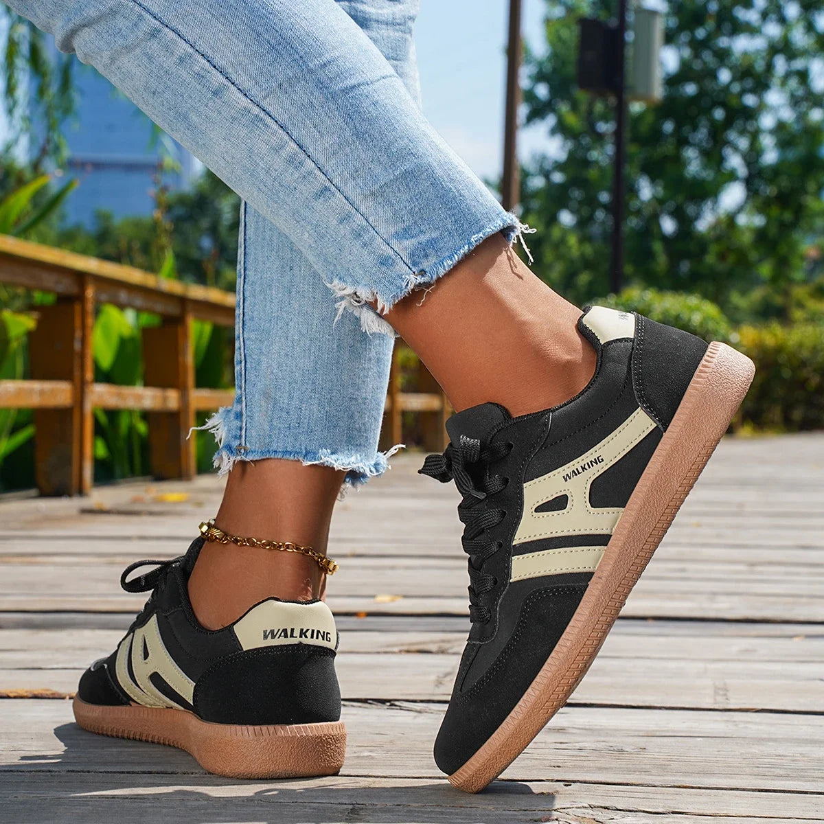 Ladies Black Sneakers Soft-soled Comfortable Shoes Women Leisure Joker Walking Shoes Tennis Shoes