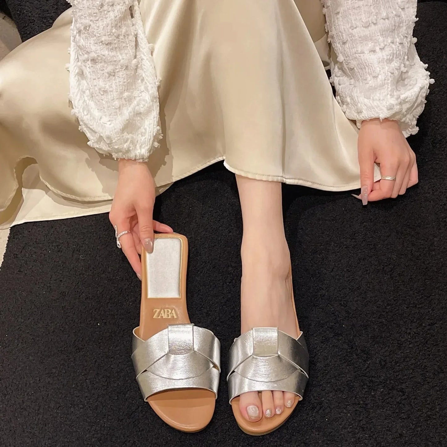 Flat Sandals Low Heel Comfortable Slippers Sexy Peep Toe Shoes Luxurious Outdoor Beach Sandals