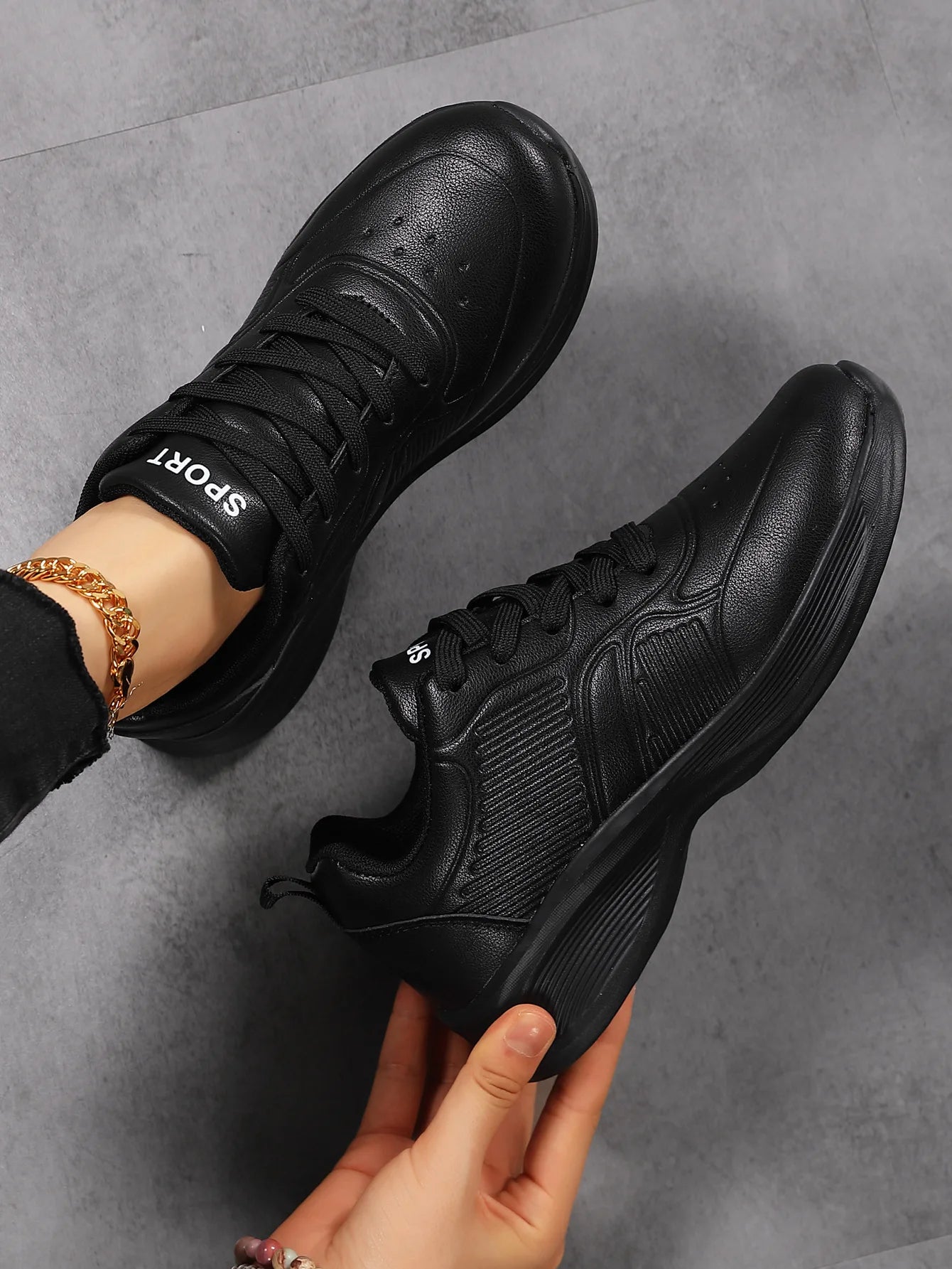 Casual Non-Slip PU Soft Light Breathable Sneakers Flats Platform White Black Women Sneakers Ladies Trainers