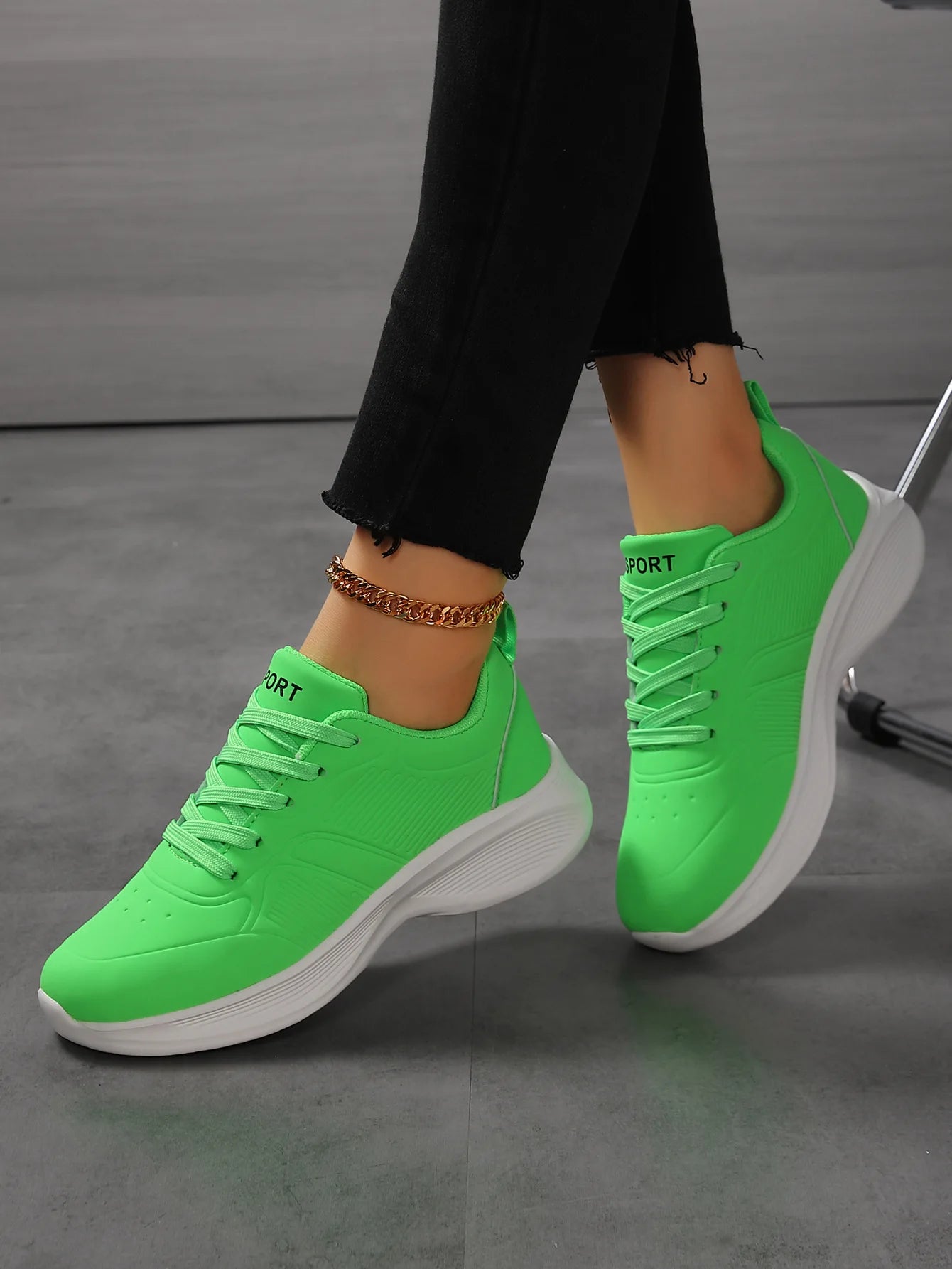 Casual Non-Slip PU Soft Light Breathable Sneakers Flats Platform White Black Women Sneakers Ladies Trainers