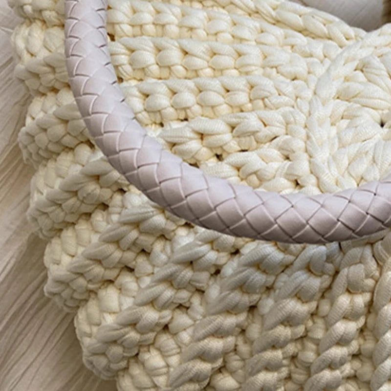 Luxury Hand-woven Shell Bag Women Seaside Conch Shell Messenger Bag