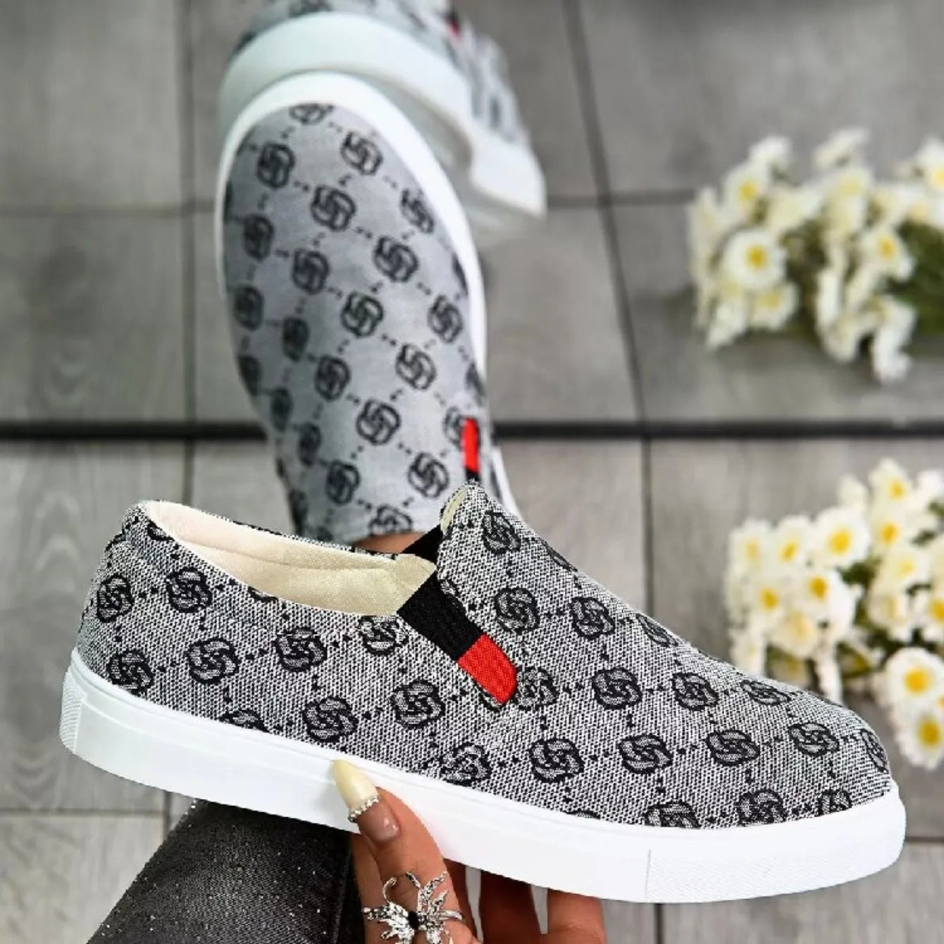 Women Sneakers Hot Casual Canvas Shoes for Women Walking Slip on Loafers Fashion Outdoor Flat Sneakers Women