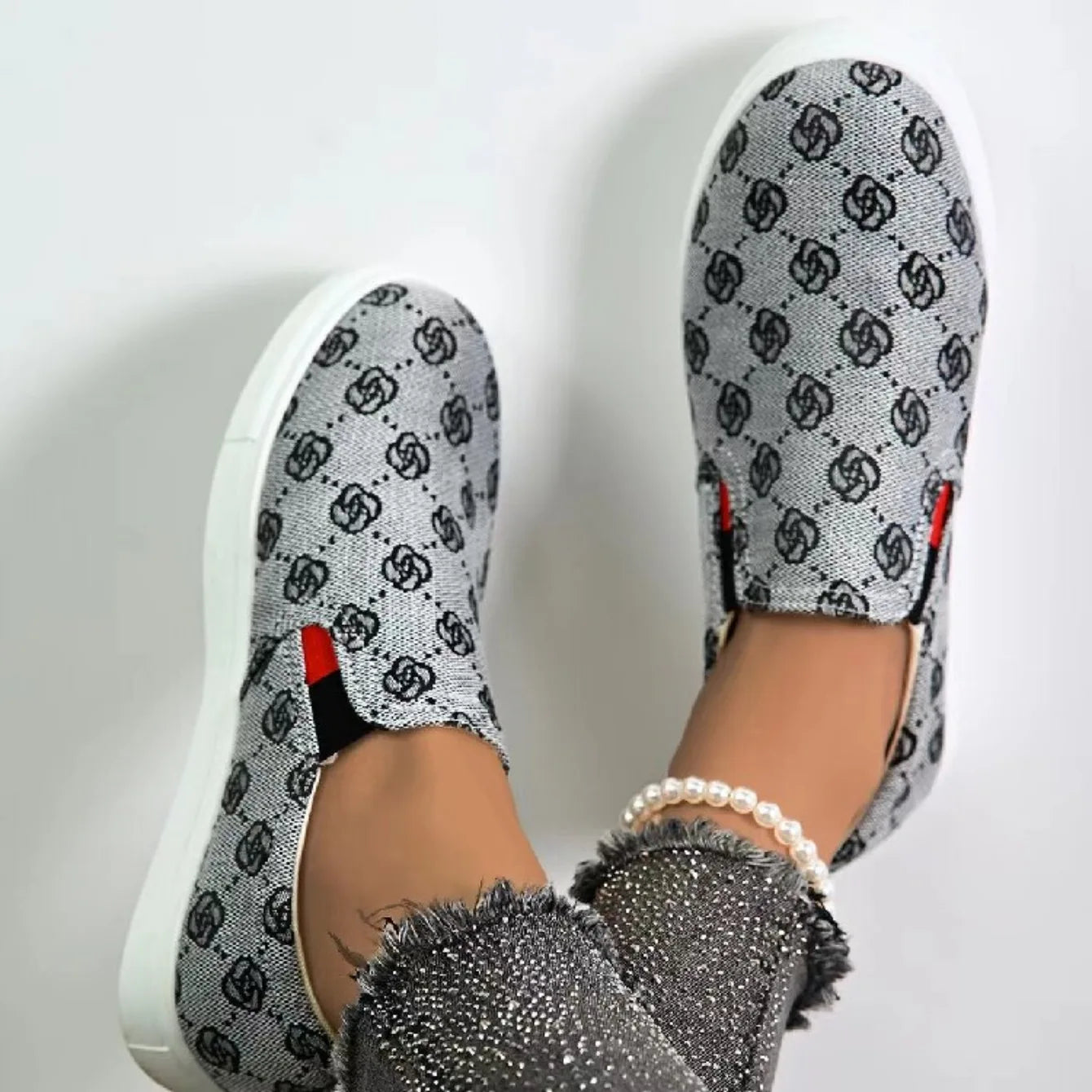 Women Sneakers Hot Casual Canvas Shoes for Women Walking Slip on Loafers Fashion Outdoor Flat Sneakers Women