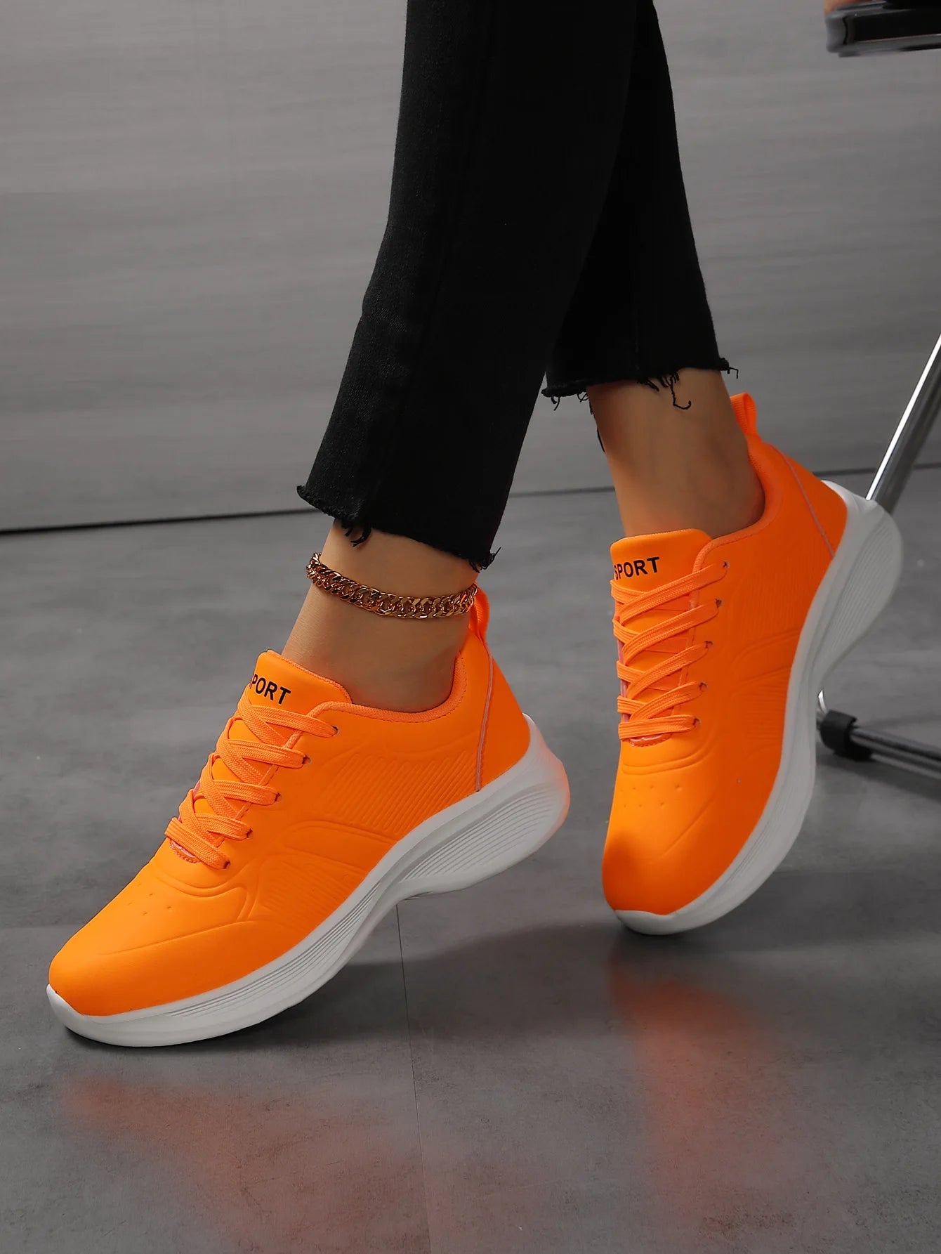 Casual Non-Slip PU Soft Light Breathable Sneakers Flats Platform White Black Women Sneakers Ladies Trainers