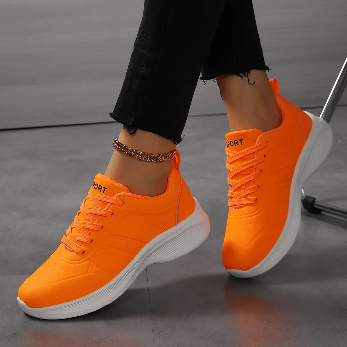 Casual Non-Slip PU Soft Light Breathable Sneakers Flats Platform White Black Women Sneakers Ladies Trainers