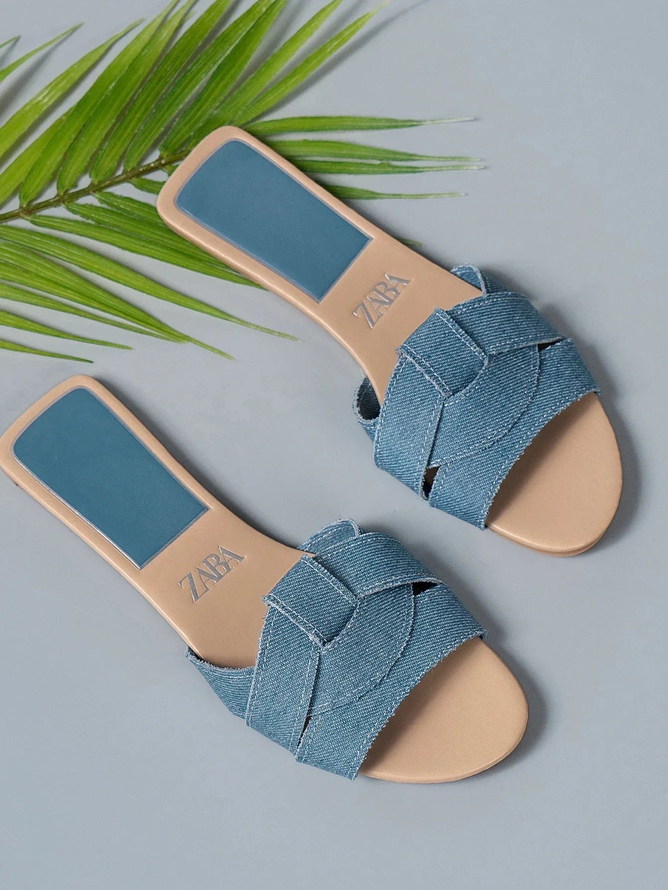 Flat Sandals Low Heel Comfortable Slippers Sexy Peep Toe Shoes Luxurious Outdoor Beach Sandals