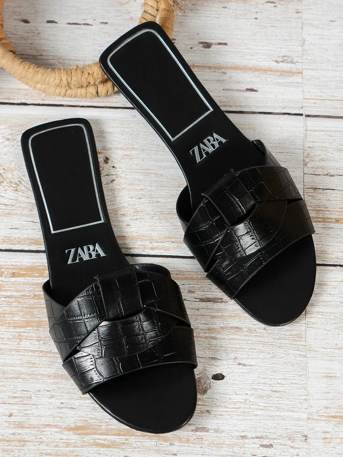 Flat Sandals Low Heel Comfortable Slippers Sexy Peep Toe Shoes Luxurious Outdoor Beach Sandals