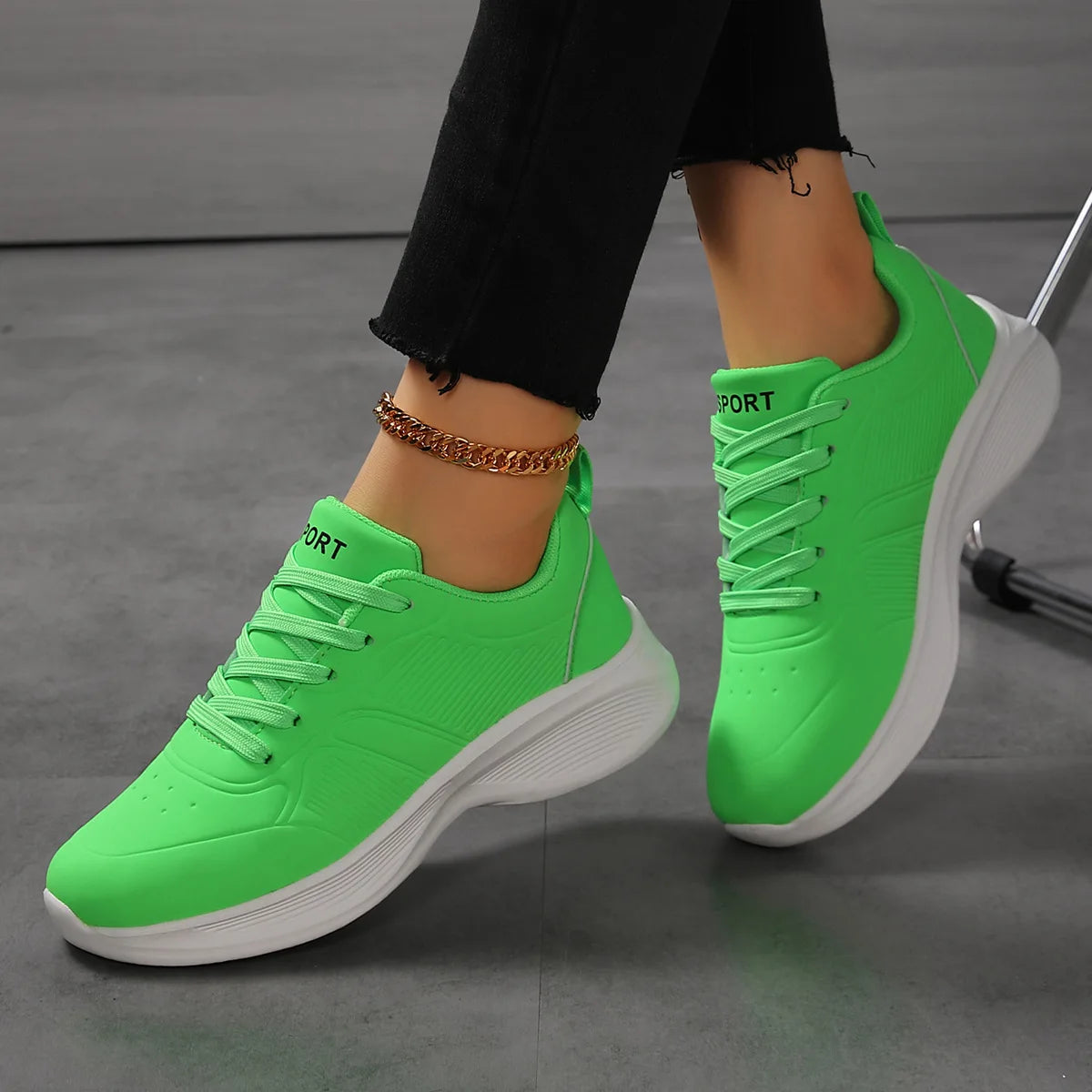 Casual Non-Slip PU Soft Light Breathable Sneakers Flats Platform White Black Women Sneakers Ladies Trainers