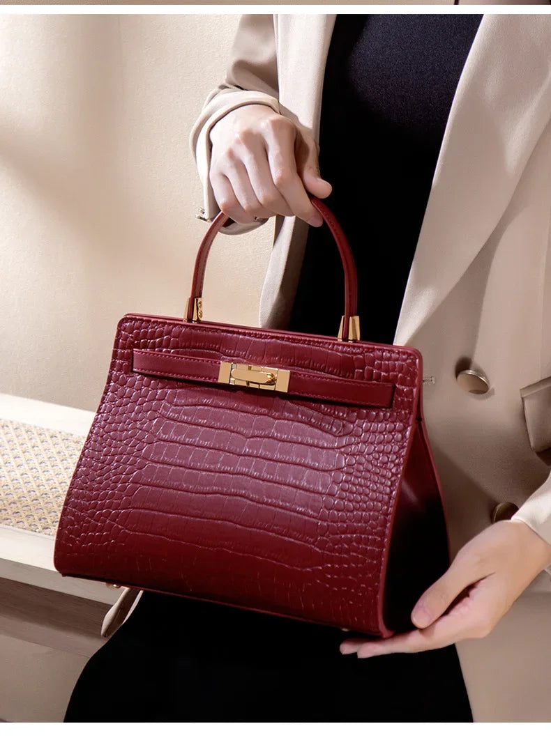 Luxurious Large Capacity Crossbody Handbag for Women Stylish Shoulder Bag