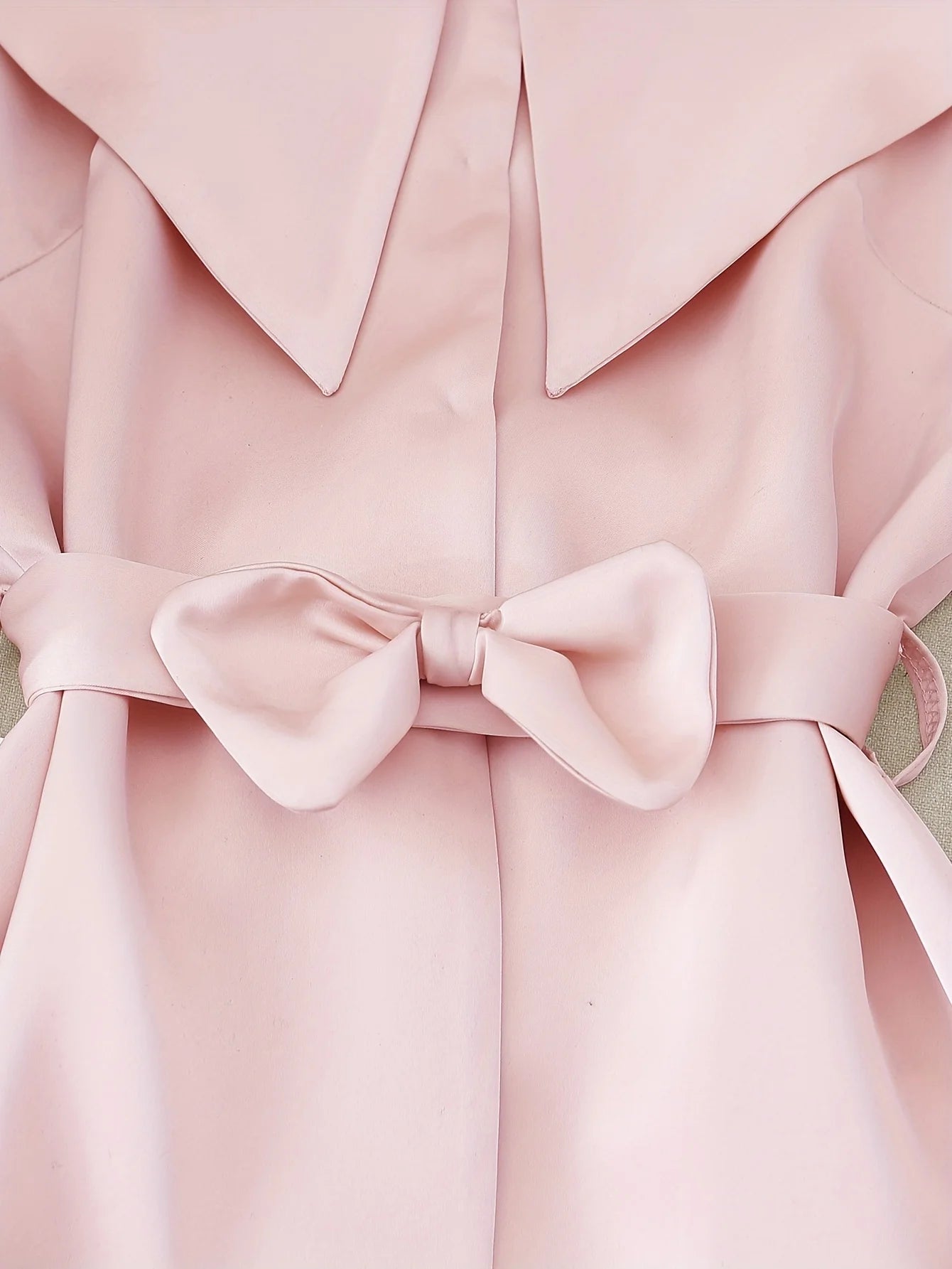 Elegant, simple solid color sleeveless romantic date top and trousers two-piece set