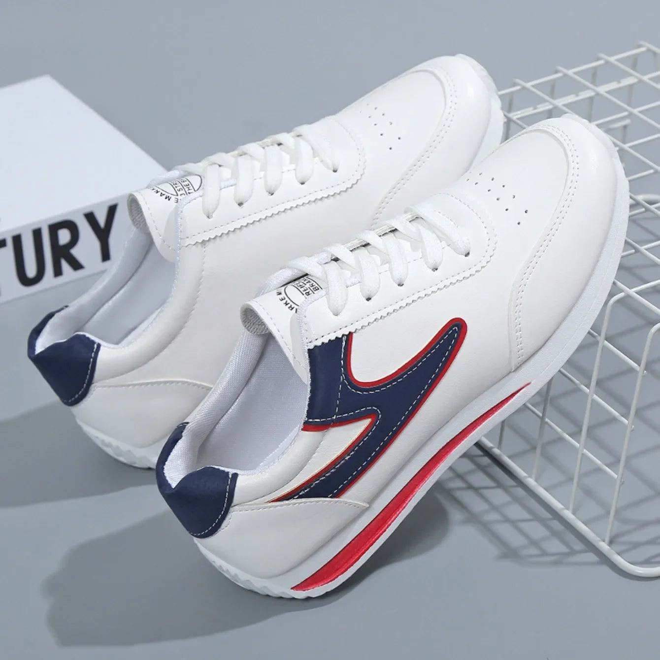 Causal Sneakers Summer Designer Shoes for Women Breathable Lace Up Sports Shoes
