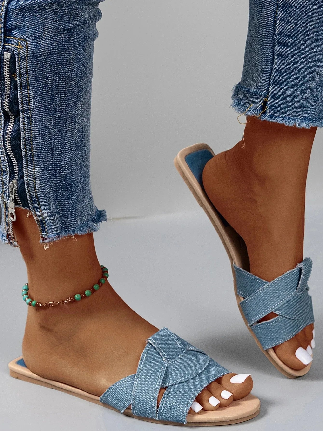 Flat Sandals Low Heel Comfortable Slippers Sexy Peep Toe Shoes Luxurious Outdoor Beach Sandals
