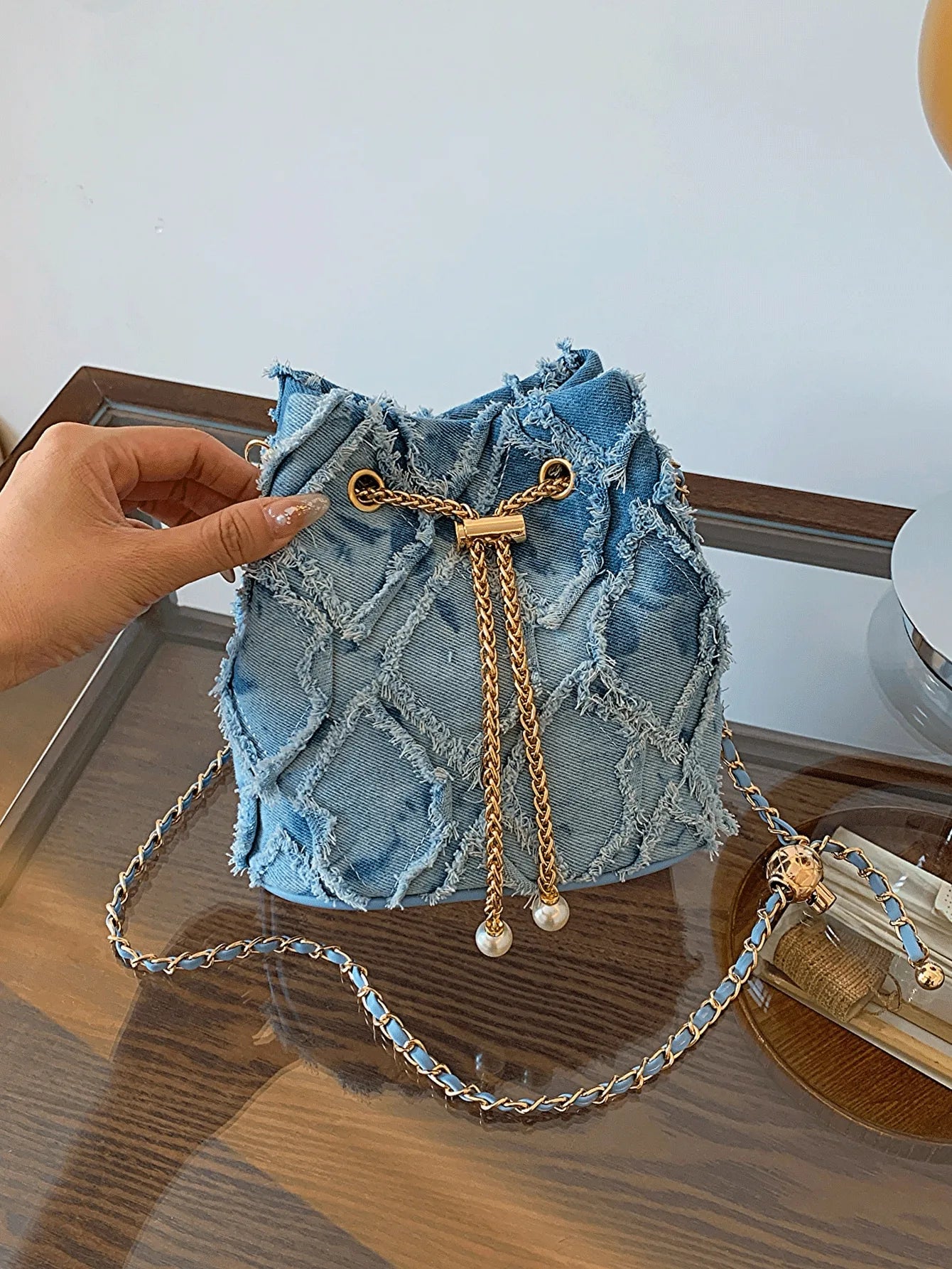 Vintage Denim Bucket Bag Retro Style Light Blue Ripped Edge Design Gold Chain Shoulder Bag