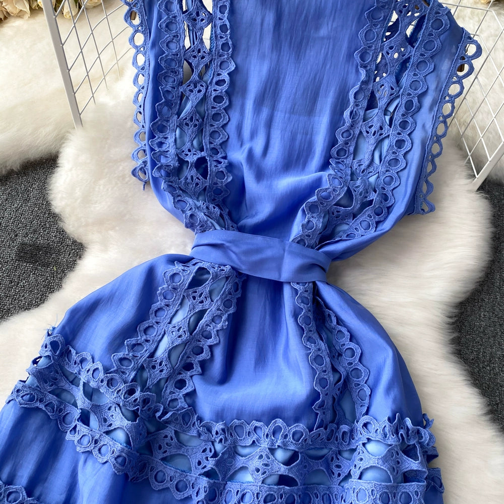 Summer 2024 French Style Vintage Court Style Elegant Stand-up Collar Cinched Slim Looking Sleeveless A- line Cut Out Embroider Dress