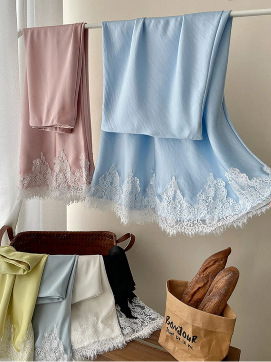 Satin Skirt With Lace Trim Patchwork Pack Hip Long A-line Skirt