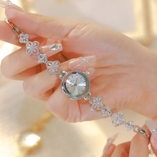 New Luxury Ladies Watch Gold Silver Small Bracelet Quartz Wristwatches Woman Wristwatch Gift