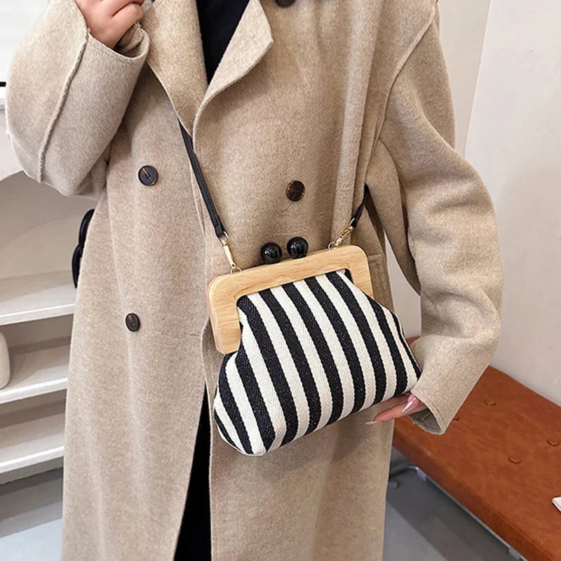 Retro Striped Wooden Clip Shell Bags for Women Messenger Bag Black and white