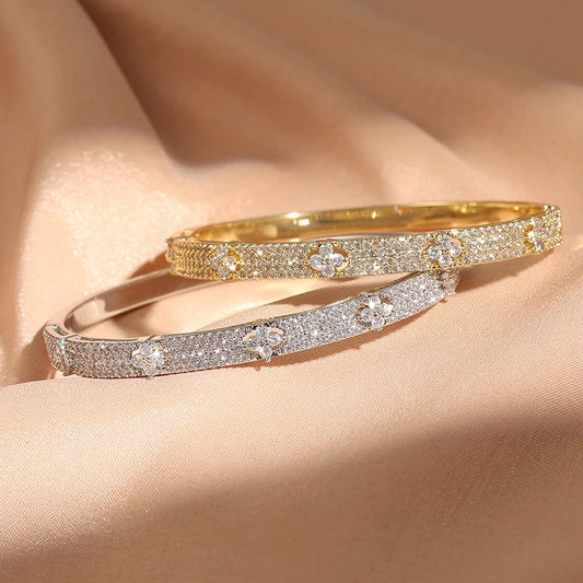 Four Leaf Flower Inlaid Shiny Zircon Bracelet for Women Elegant Delicate Vintage Bracelet