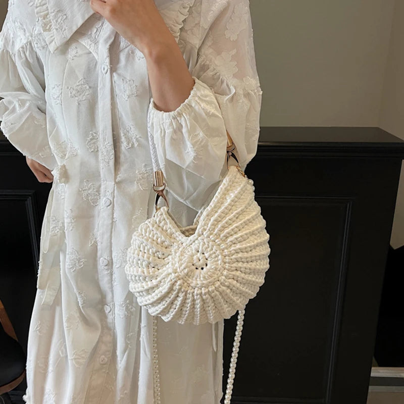 Luxury Hand-woven Shell Bag Women Seaside Conch Shell Messenger Bag