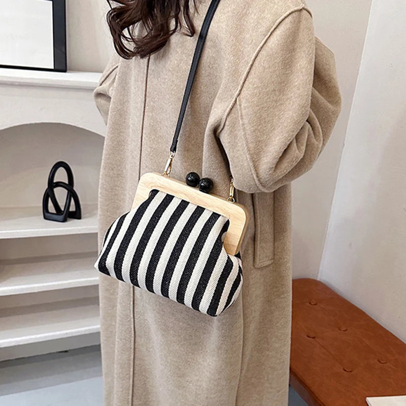 Retro Striped Wooden Clip Shell Bags for Women Messenger Bag Black and white
