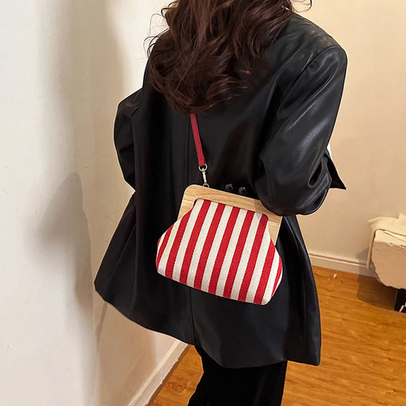 Retro Striped Wooden Clip Shell Bags for Women Messenger Bag Black and white
