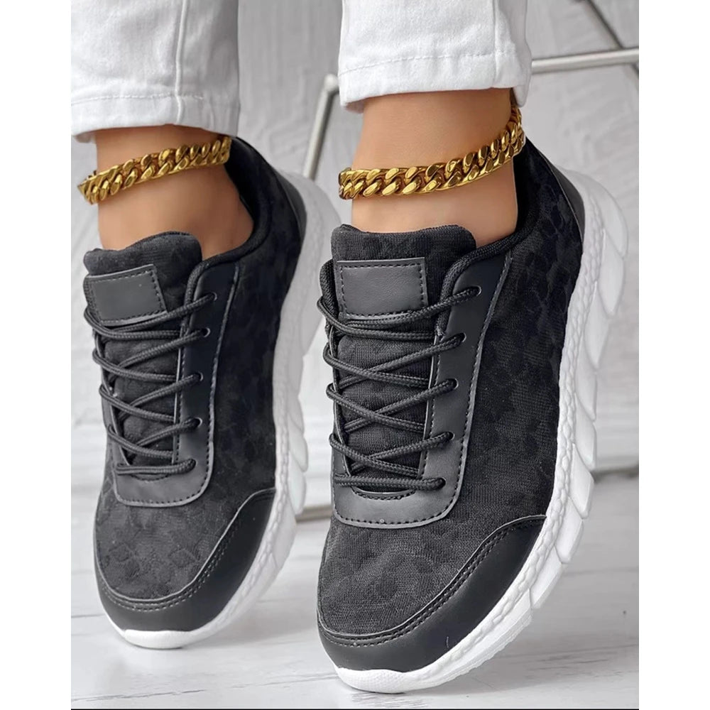 Women Star Pattern Lace-up Breathable Sneakers Daily Casual Round Toe White Sports Shoes Running Shoes