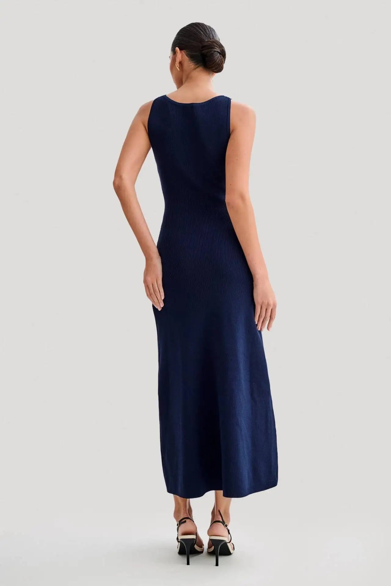 Elegant Knitted Long Dresses Women O Neck Sleeveless Single Breasted Bodycon Midi Dress
