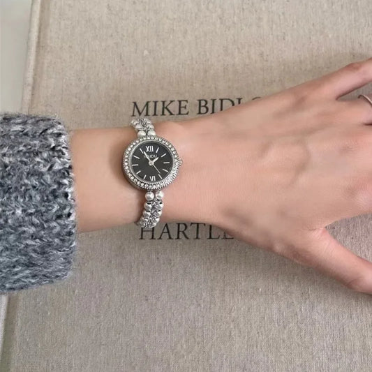 New Pearl Studded Luxury Bracelet Watch for Women Quartz Wristwatches