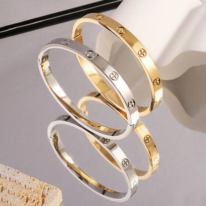 Stainless steel cross pattern bracelet, grand and luxurious personalized design