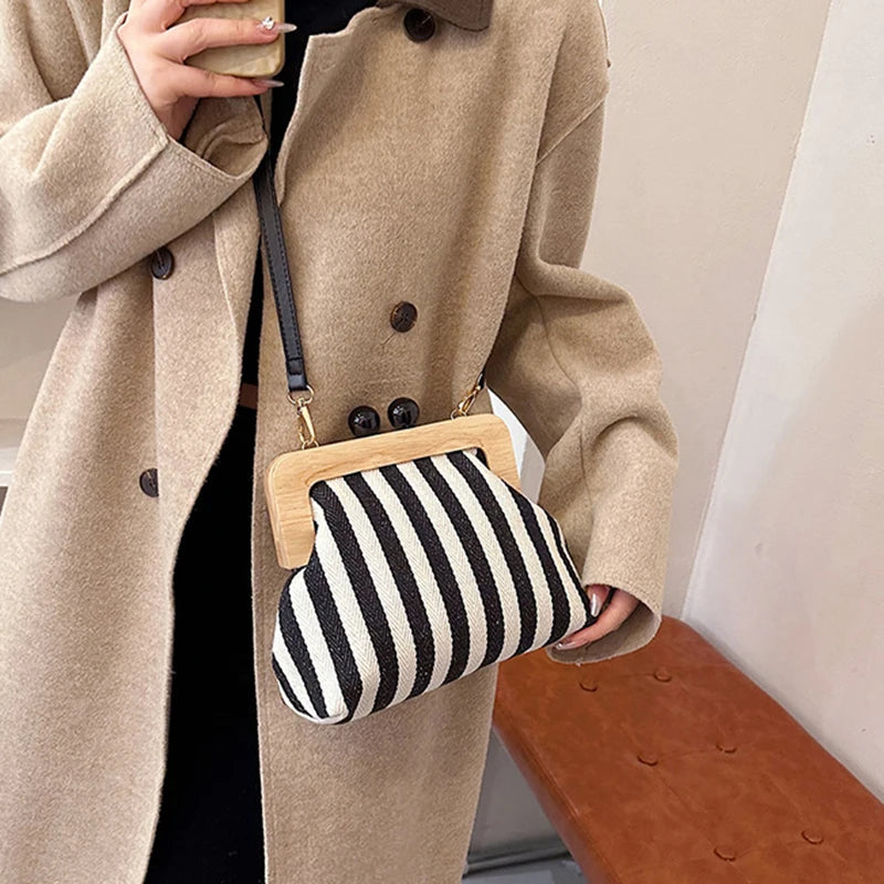 Retro Striped Wooden Clip Shell Bags for Women Messenger Bag Black and white
