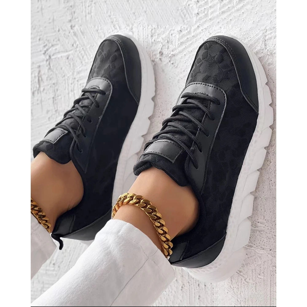Women Star Pattern Lace-up Breathable Sneakers Daily Casual Round Toe White Sports Shoes Running Shoes