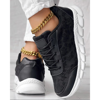 Women Star Pattern Lace-up Breathable Sneakers Daily Casual Round Toe White Sports Shoes Running Shoes