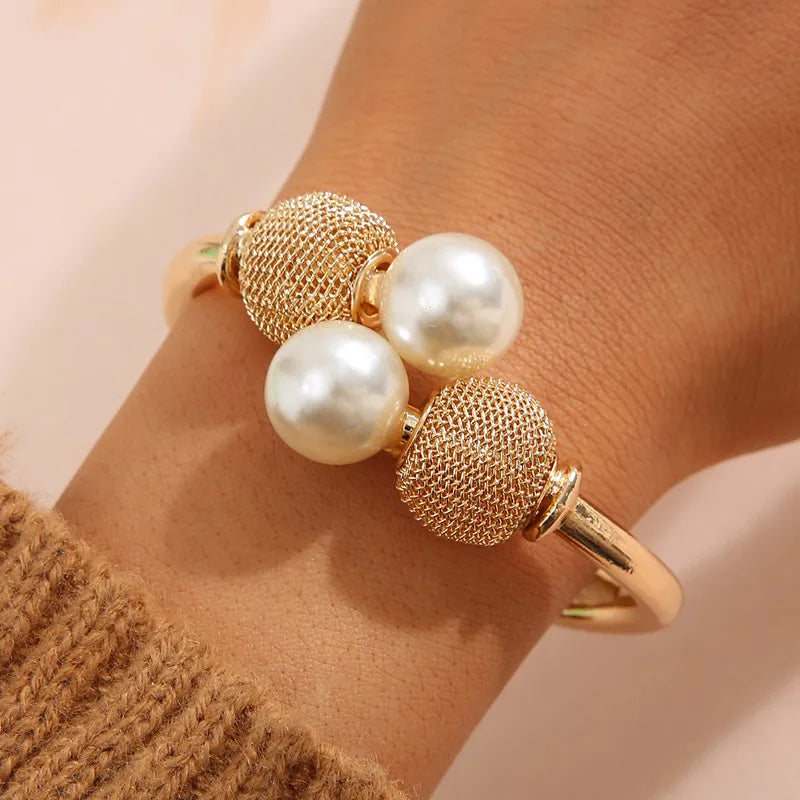 Simple Baroque Pearl Bracelet for Women