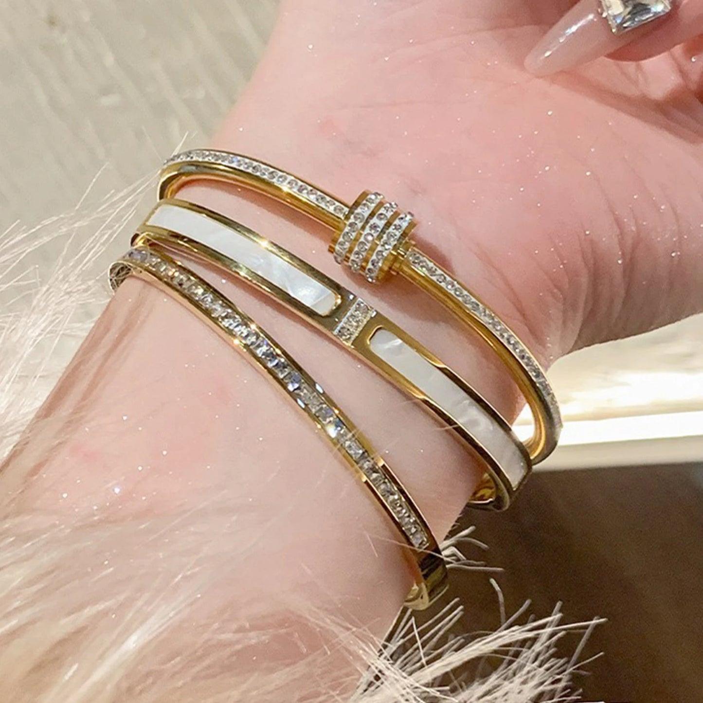 Titanium Steel Gold Bracelet, Fashionable Classic Style, Stainless Steel Bracelet -1pc
